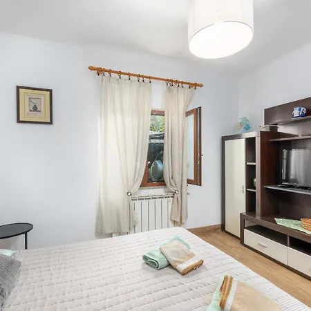 Karpinjan - Novigrad * Новиград
