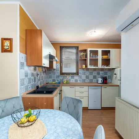 Karpinjan - Novigrad Апартаменты *